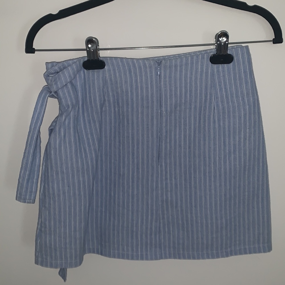 LF Skirt - Picture 2 of 3